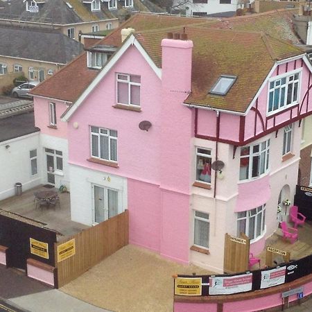 Pink House ,Opposite Beach ,Sleeps 6 , 2 Bedroom Ground Floor Self Contained Garden Flat , Private Entrance , Kitchen , Guaranteed Parking ,Wifi , Movies ,Bathroom ,Fridge , Microwave ,Bedroom 1, Double Bed & 2 Single Beds ,Bedroom 2 , Double Bed Paignton Eksteriør bilde